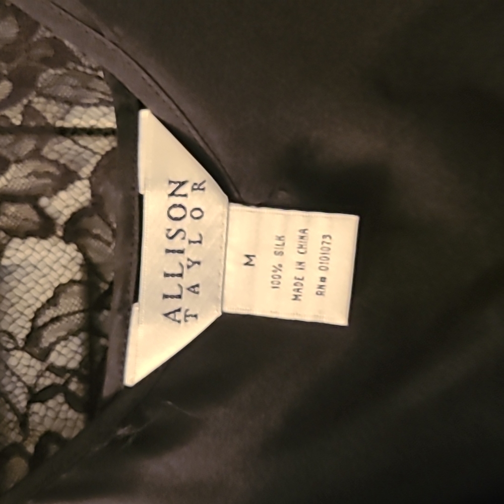 Express Design Studio lace blouse - Picture 6 of 6